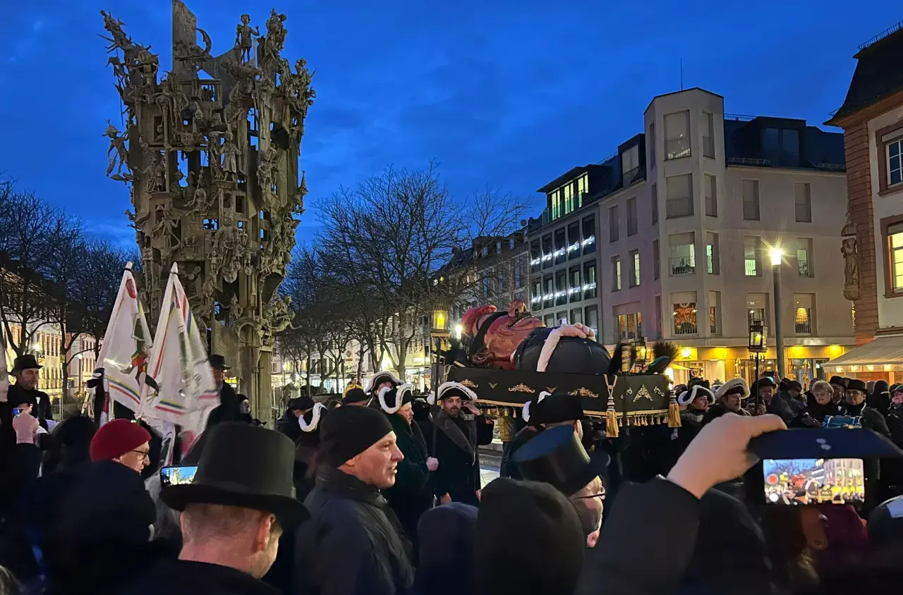 Wenn de Schwellkopp zu Grabe geht - Aschermittwoch in Meenz