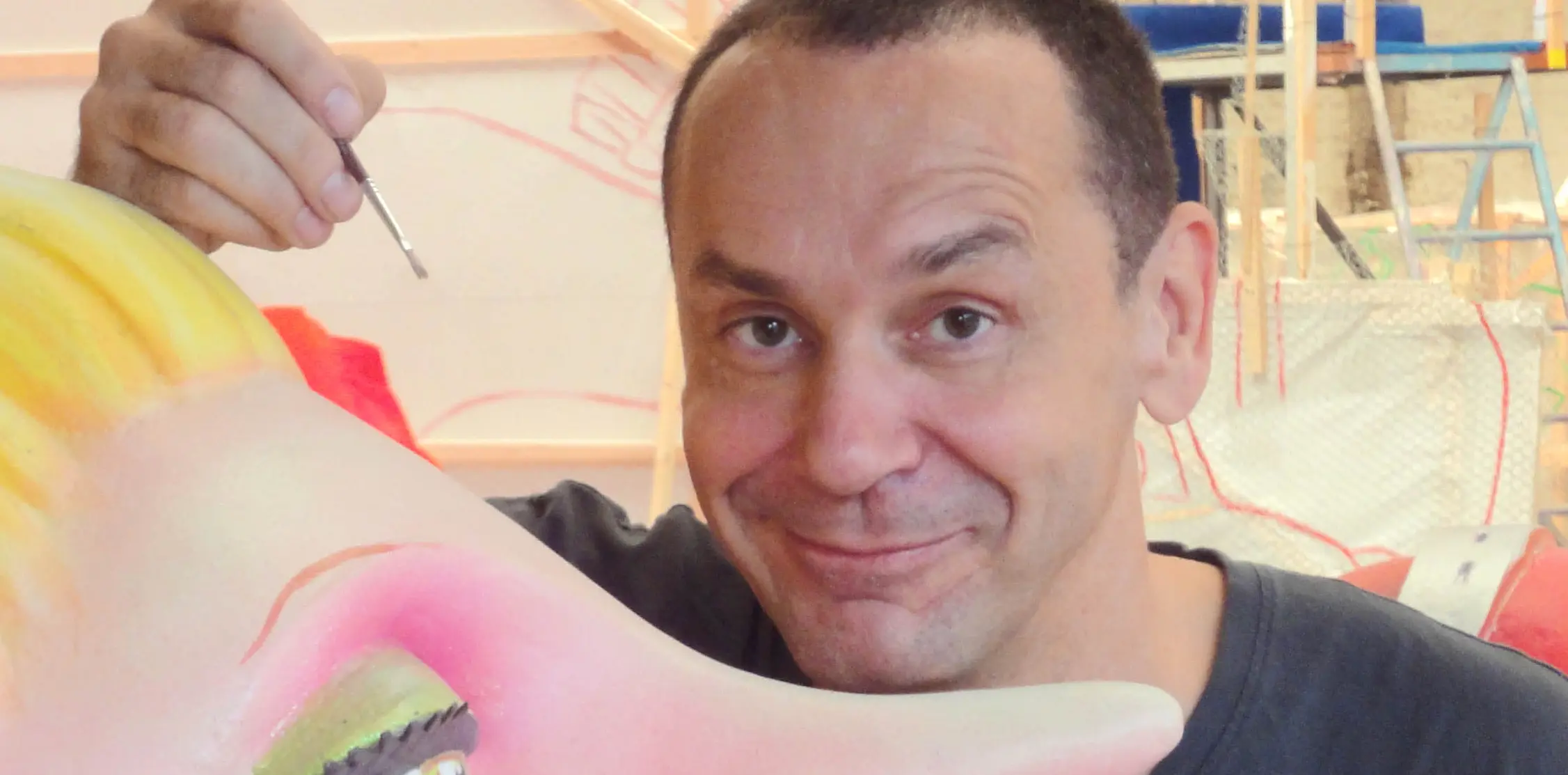 Moskau vs. Lebensfreude: Der Pappmaché-Krieg geht in die Verlängerung